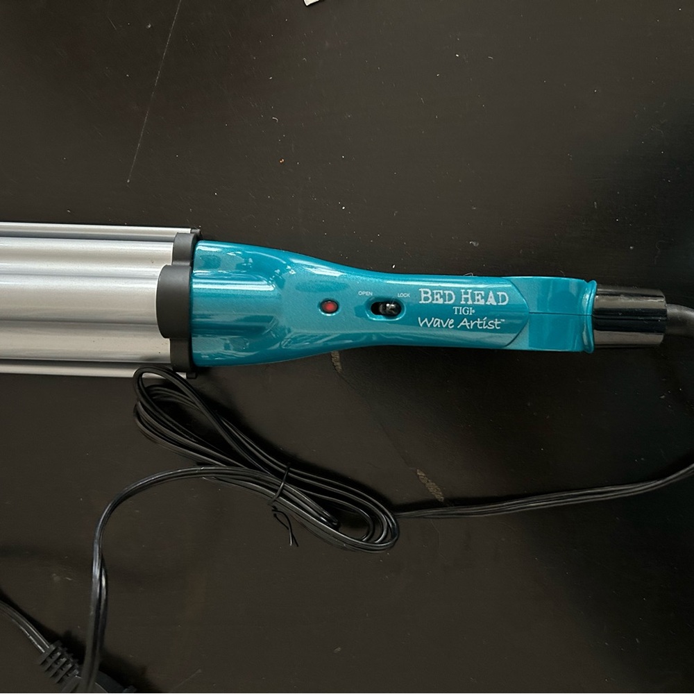 BedHead Wave Artist Teal Hair Waver